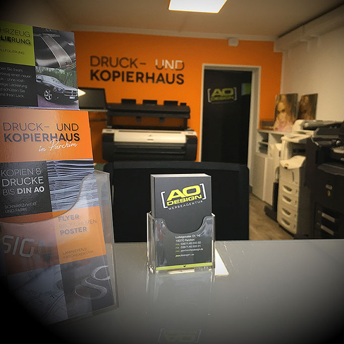 Druck- und Kopierhaus Parchim – Innenansicht mit Canon Großformatdrucker